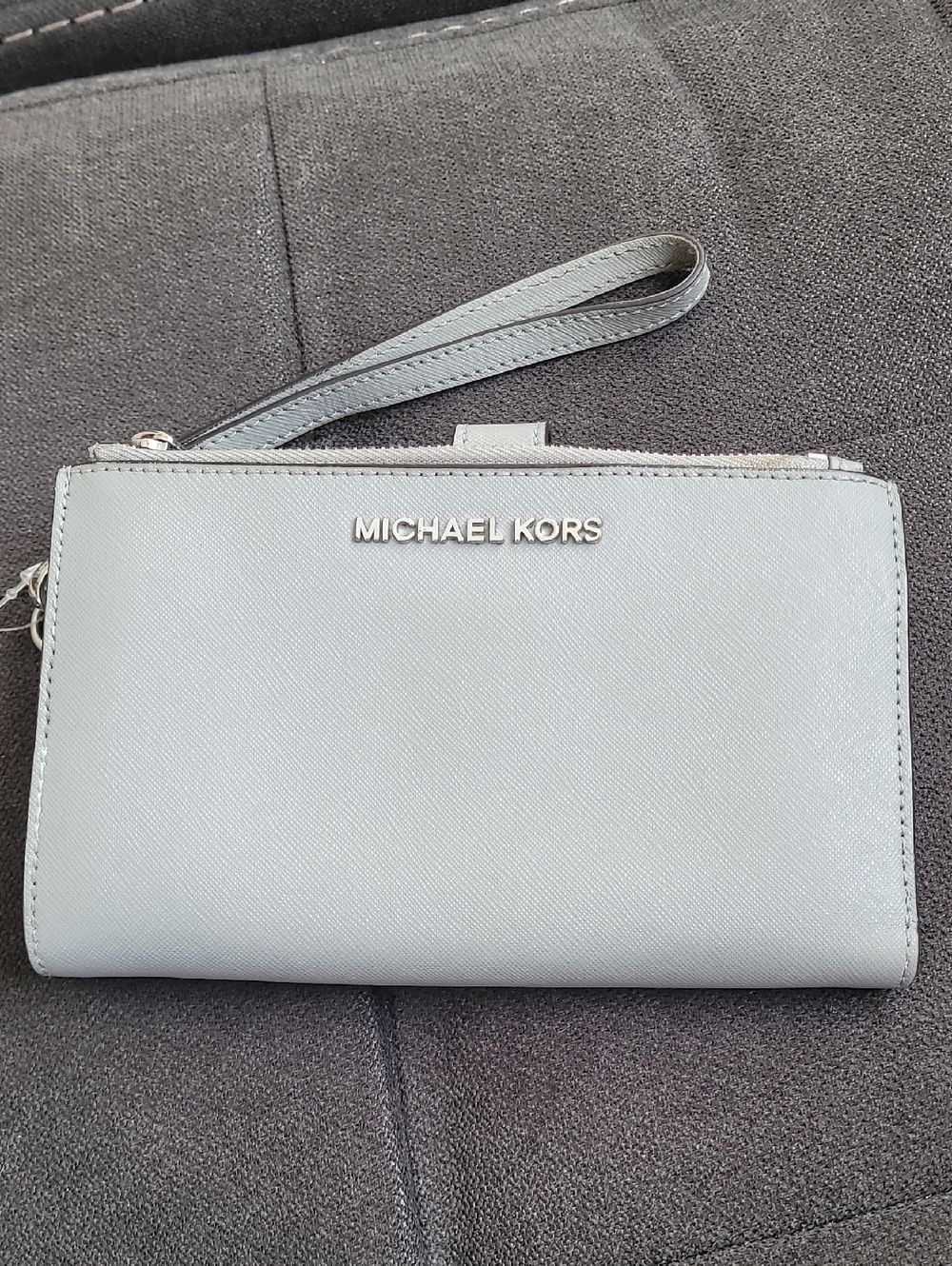 Michael Kors Light Jet Set Travel Wristlet